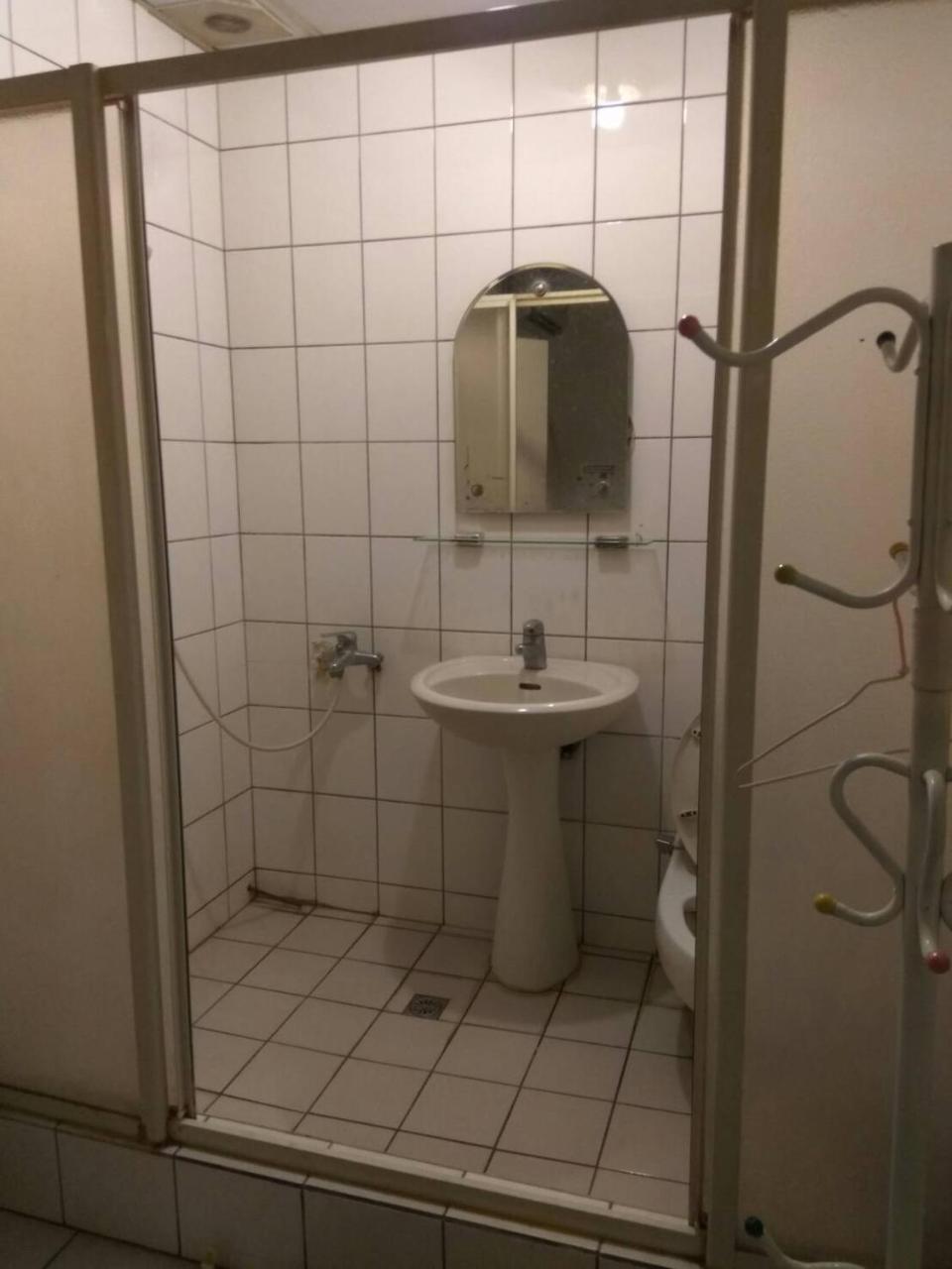 Hua Bin Hotel Yilan Buitenkant foto