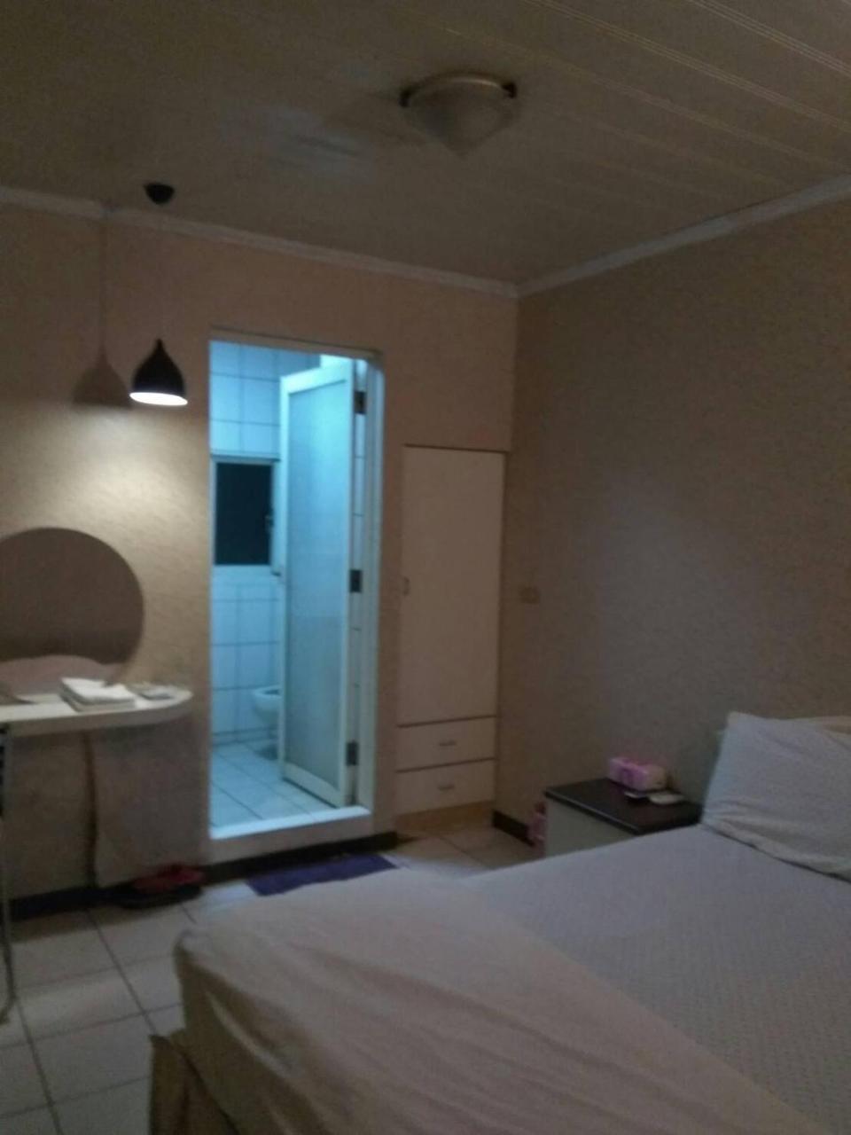 Hua Bin Hotel Yilan Buitenkant foto