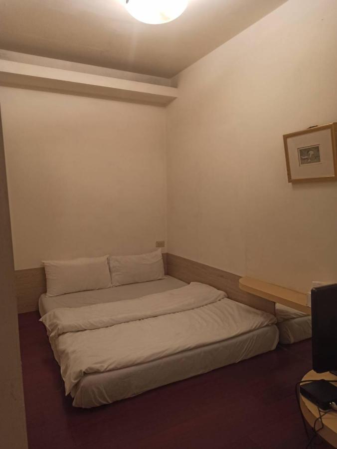 Hua Bin Hotel Yilan Buitenkant foto