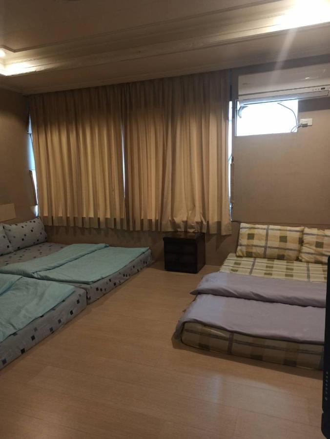 Hua Bin Hotel Yilan Buitenkant foto